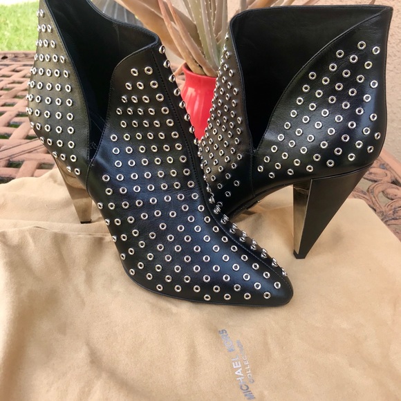 Michael Kors Boots - Picture 3 of 5